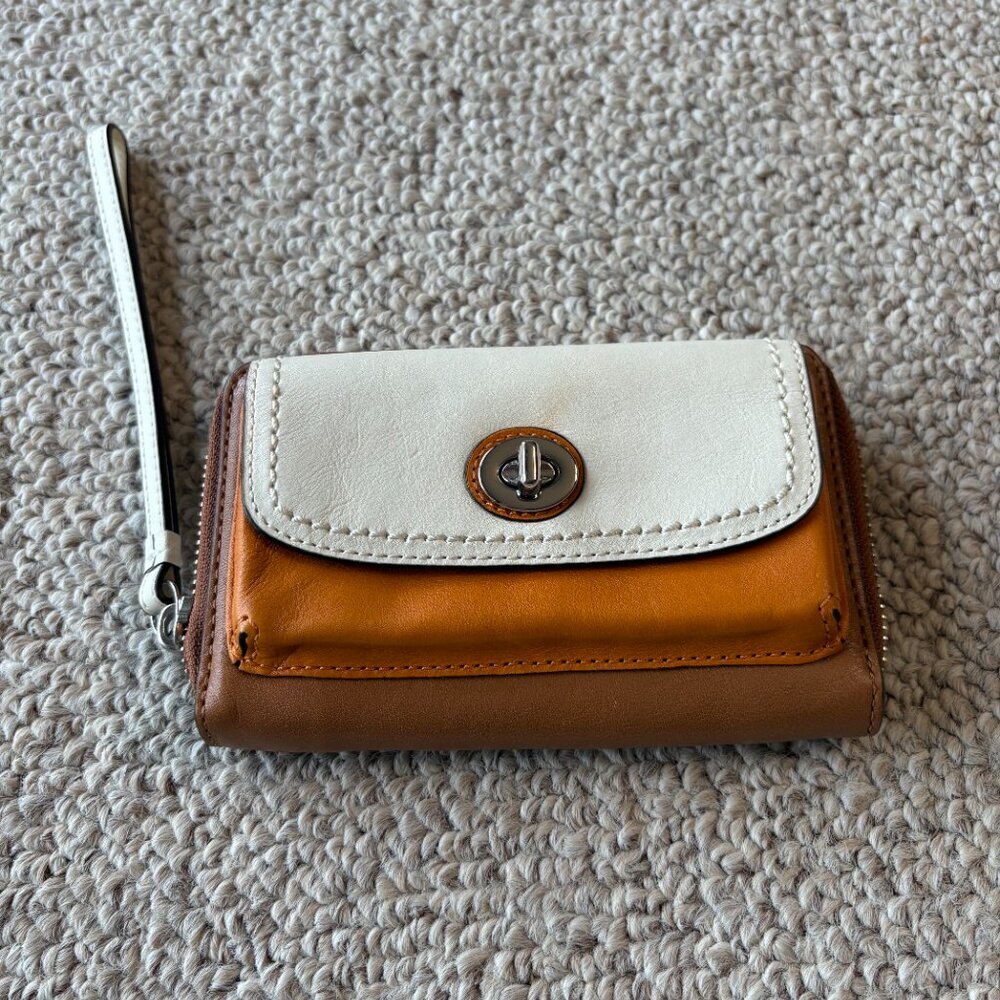 Coach Park Colorblock Leather Wristlet Wallet | Classic Preppy Old Money - Picture 3 of 15